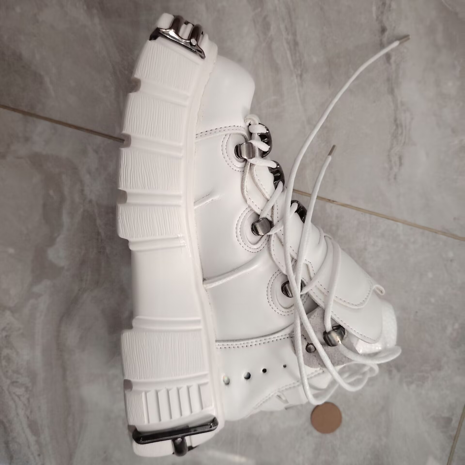 2026 Women Goth Leather Heavy  - Men'S Shoes Hey Dude ulasan dan harga